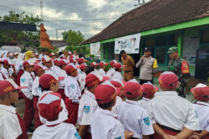 Wujudkan Generasi Emas, Bhabinkamtibmas Desa Kresek Berikan Pembinaan Khusus di SDN 01 Kresek