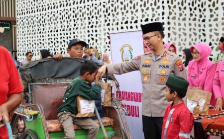 Polres Trenggalek dan Bhayangkari Berbagi Ratusan Menu Buka Puasa Gratis