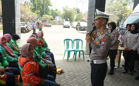 Polres Probolinggo Kota Peringati Hari Kartini Bersama Pengemudi Ojol Perempuan